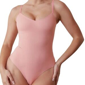 Pinsy Spaghetti V-neck shapesuit cheeky lilac size M‎